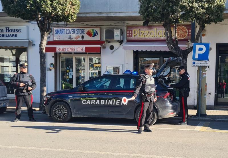 Vendono una polizza assicurativa falsa, truffato un teramano - Foto