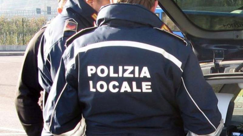 Individuata la donna alla guida della Toyota responsabile della caduta del pedone in viale Crispi - Foto