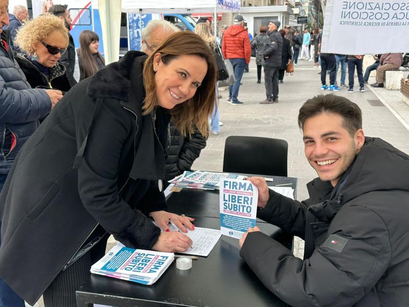 Radicali Abruzzo. Oltre 1.000 firme per la legge regionale sul suicidio assistito in due settimane - Foto