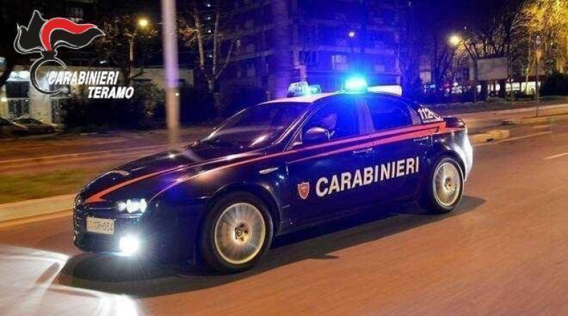 Colto sul fatto mentre tenta il furto: 45enne arrestato dai Carabinieri a Martinsicuro - Foto