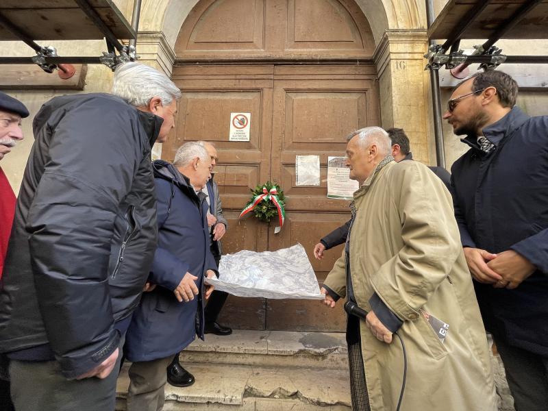 Il ricordo dei reclusi del manicomio di Teramo dopo 25 anni dalla chiusura - Foto