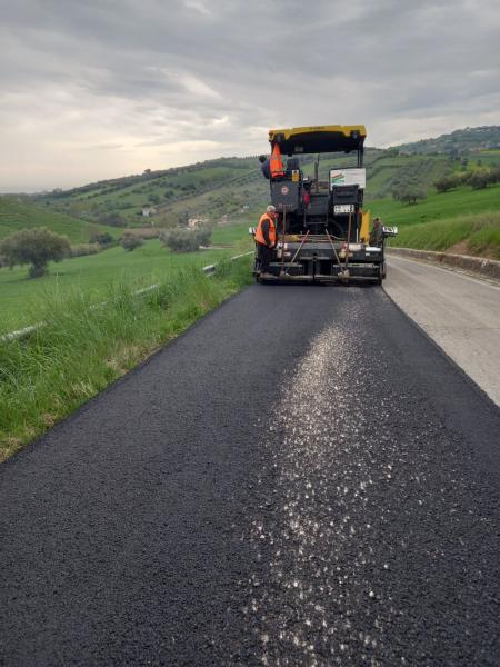 SP 20 del Borsacchio: iniziati i lavori di ripristino della pavimentazione - Foto