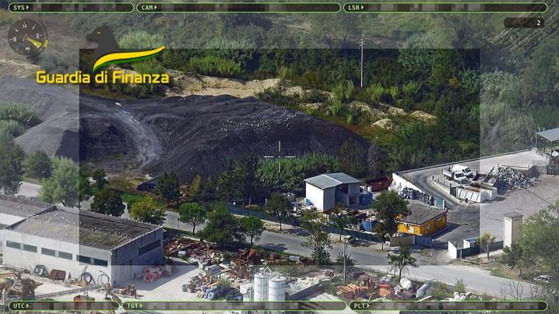 Rifiuti pericolosi tra Nereto e Sant'Omero: 47mila tonnellate in un terreno agricolo - Foto