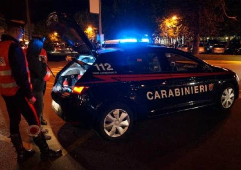 Tre ladri si intrufolano in un appartamento di via Gasbarrini a Teramo - Foto