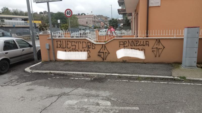 Scritte offensive contro il Questore di Teramo - Foto