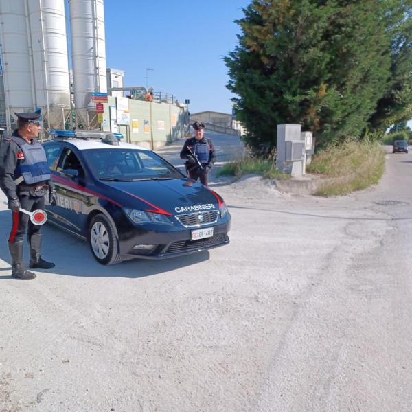 Roseto. Tentano di rubare carburante da una ditta di calcestruzzi poi fuggono - Foto