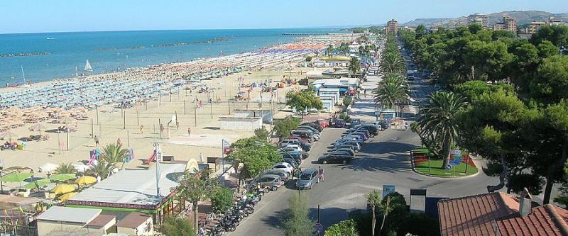 Roseto. Nuova disciplina del transito in via di Santa Petronilla - Foto