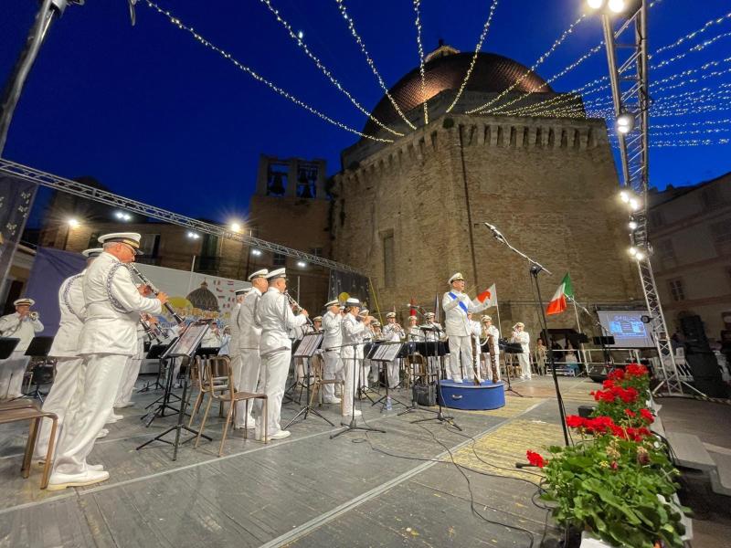 Giulianova. Successo per il concerto della banda musicale della Marina Militare Italiana - Foto