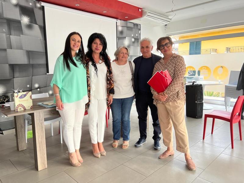 Nereto. Grande successo al locale "Chi c'è c'è" per il convegno "Con le donne, per le donne" - Foto