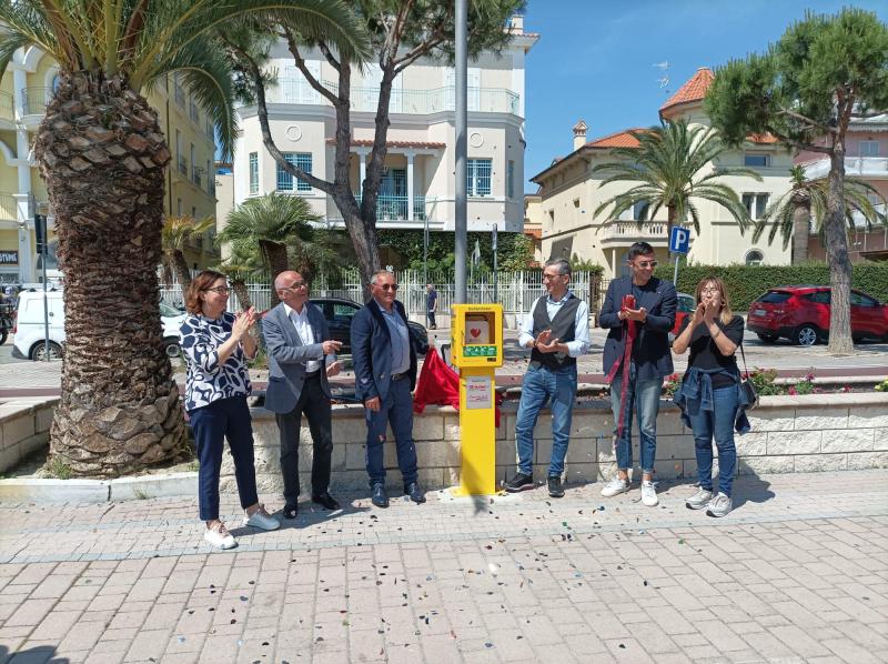 Tortoreto. Donati alla città 4 defibrillatori - Foto