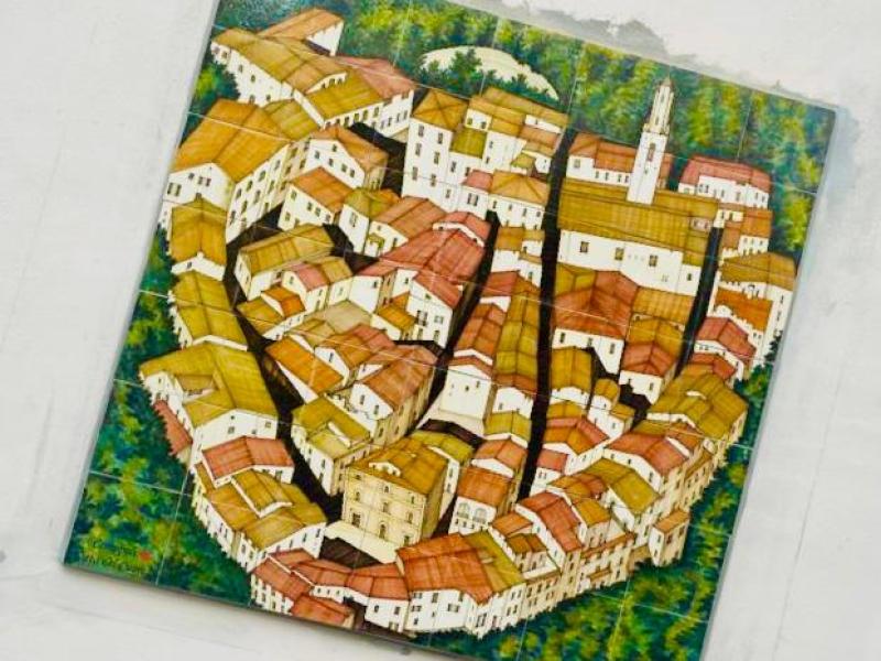 Corropoli città del cuore: una galleria all'aperto con quadri di ceramica di Castelli - Foto