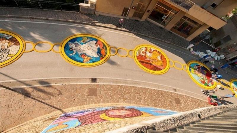 Torna a Torricella Sicura la tradizione dell’Infiorata del Corpus Domini - Foto