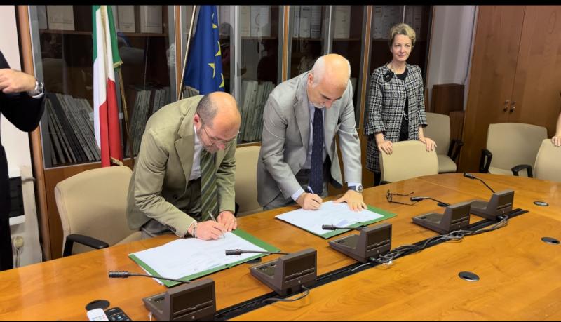 Teramo. Siglato il Protocollo d'intesa per la prevenzione dei reati contro banche e risparmiatori - Foto