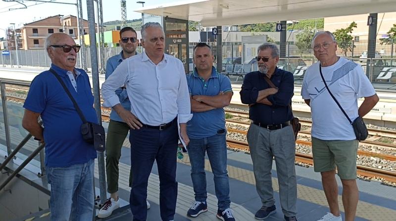 Italia Viva – Provincia di Teramo: “Stazione ferroviaria di Martinsicuro, per la Regione Abruzzo…una fermata che non c’è!” - Foto