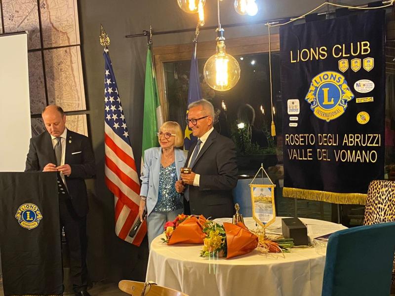 Lions Club Roseto Valle Del Vomano. Passaggio del martelletto - Foto