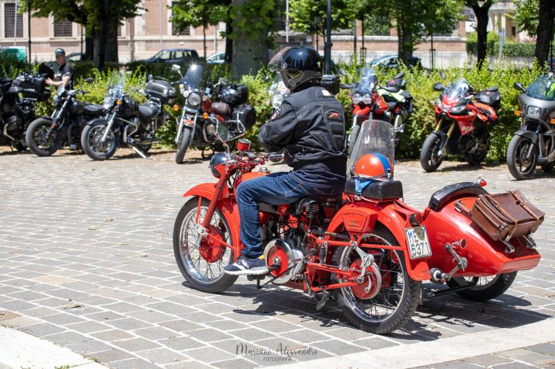 Oltre 150 guzzisti ad Avezzano per la II edizione “Tutti pazzi per la Guzzi” - Foto