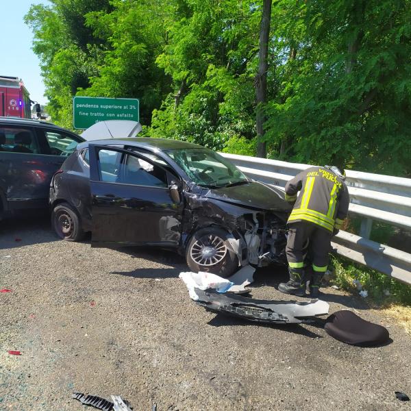 Incidente in prossimità dell'uscita autostrada Val Vibrata - Foto