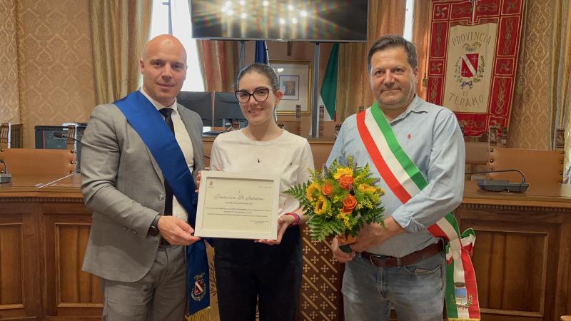 A Francesca Di Sabatino, alfiere della Repubblica Italiana, il riconoscimento di tutta la provincia di Teramo - Foto