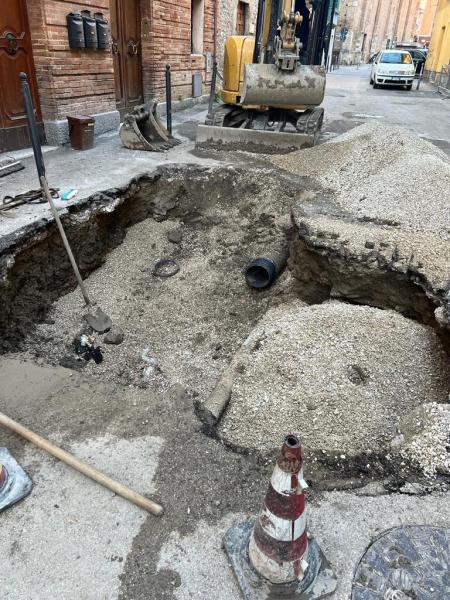 Riparata la conduttura in centro della Ruzzo Reti - Foto