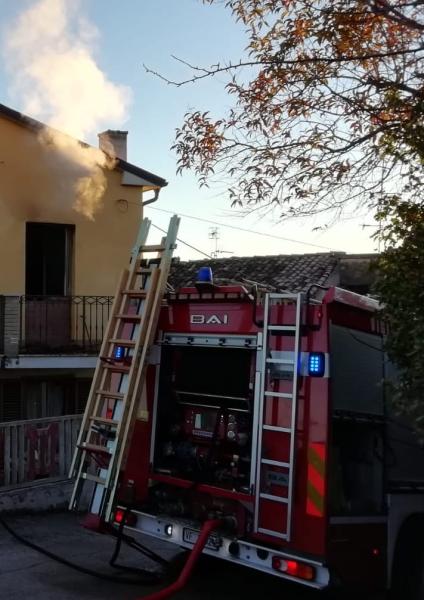 Martinsicuro. A fuoco un'abitazione - Foto