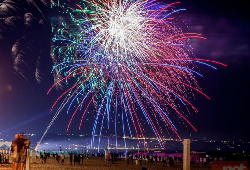 In migliaia a Silvi per la serata di Ferragosto - Foto