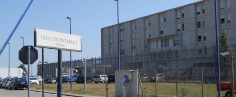 Teramo. Violenze di un detenuto in carcere che poi tenta il suicidio - Foto