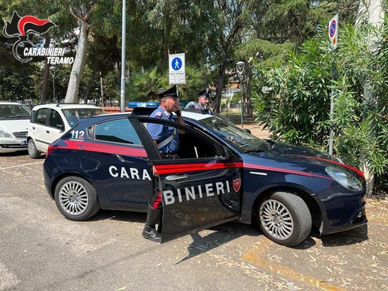 Alba Adriatica. I carabinieri sventano una rissa in uno stabilimento - Foto