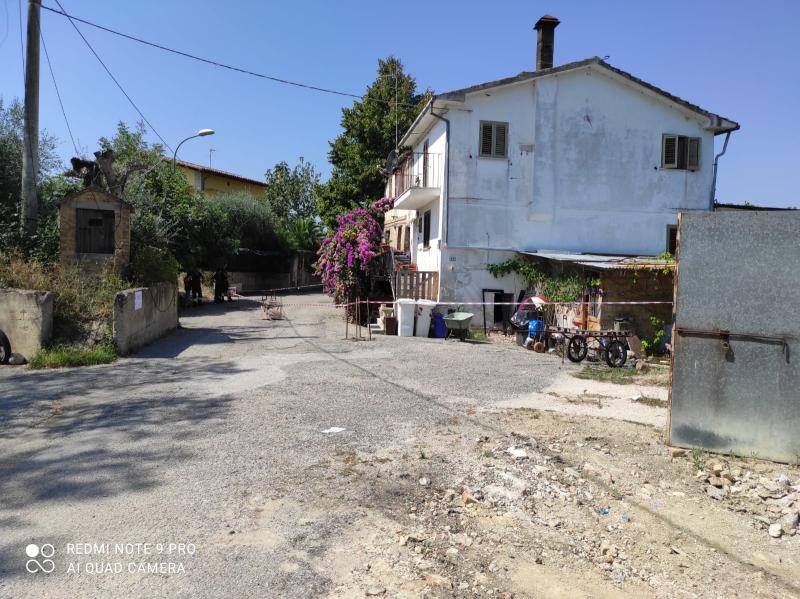 Sant'Omero. Crollano parti di tetto di due abitazioni - Foto