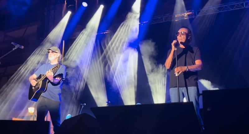 Piazza Martiri come un'alta marea per Venditti e De Gregori - Foto