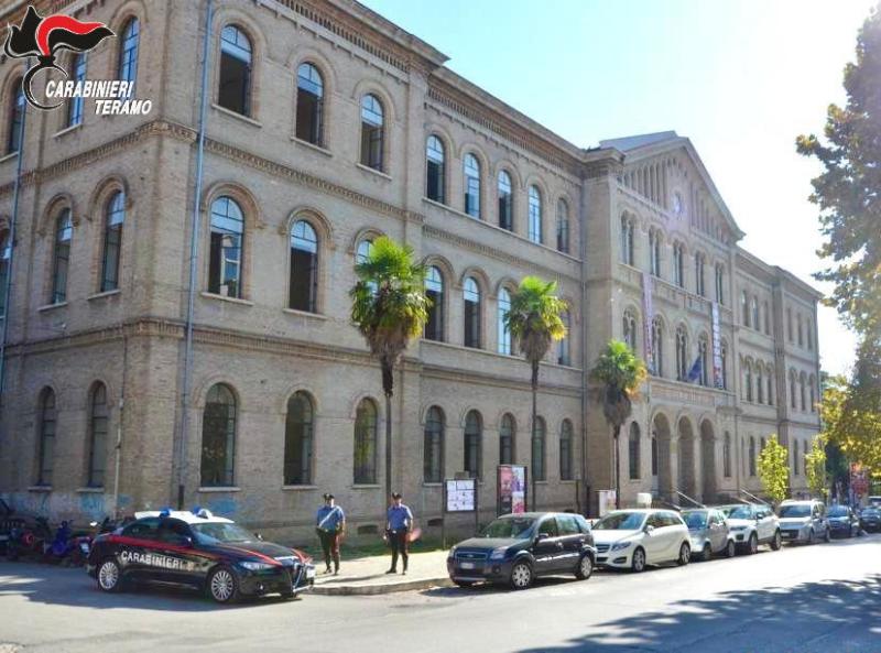 Inizio dell’anno scolastico. Controlli dei Carabinieri di Teramo - Foto