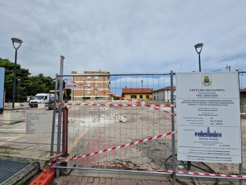 Giulianova. Iniziati i lavori di rifacimento del parcheggio di via XXIV Maggio - Foto