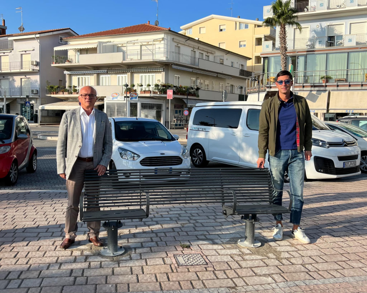 A Tortoreto arrivano le panchine inclusive - Foto