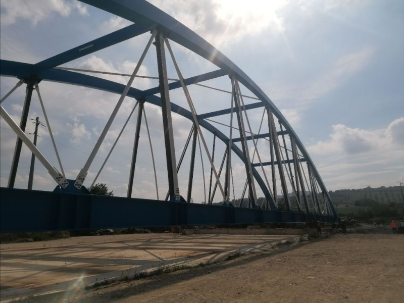 Ponte sul Vomano tra Cellino e Castelnuovo: questa mattina eseguito il varo - Foto