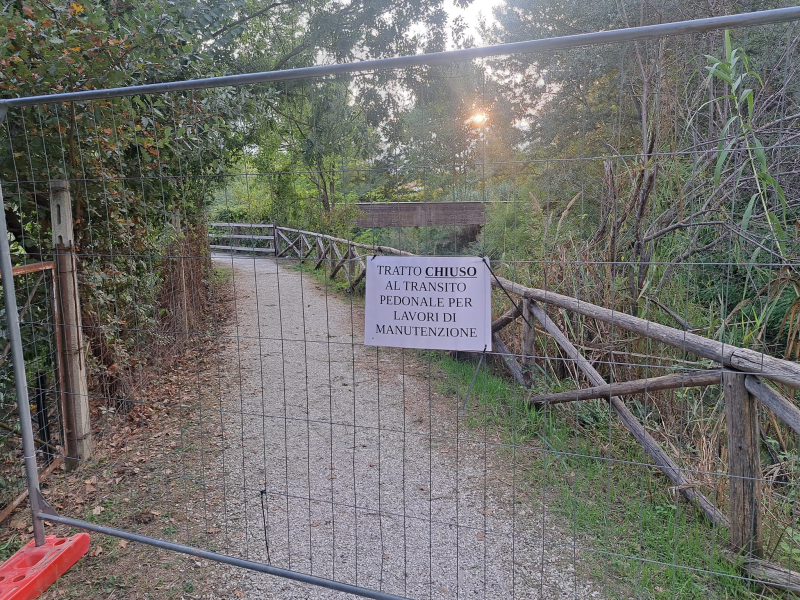 Chiuso il tratto di parco fluviale in zona del Mulino a causa del cedimento di un ponticello - Foto