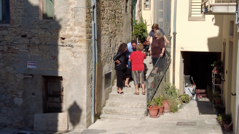 Inaugurata la nuova pavimentazione nel centro storico del borgo di Miano - Foto