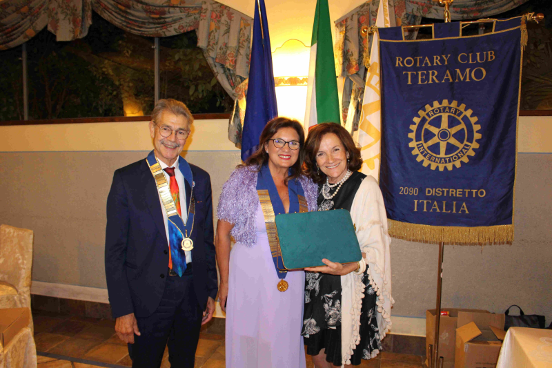 Il Governatore del Distretto 2090 del Rotary Gesualdo Ariel Angelico in visita al Rotary Club Teramo - Foto