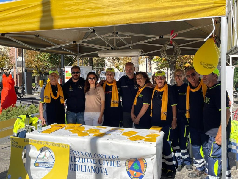 Giulianova. Sentita partecipazione all'evento della Protezione Civile "Io non rischio" - Foto