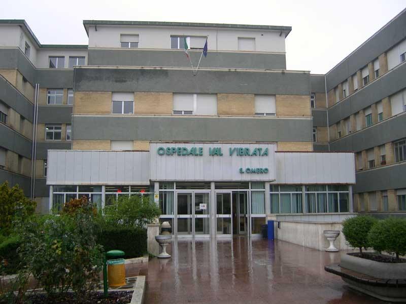 Sant’Omero. Tentato furto al distributore dell’ospedale - Foto