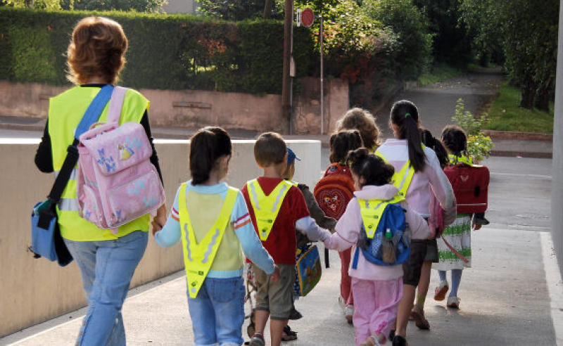 Riparte domani mattina il servizio pedibus a Roseto - Foto