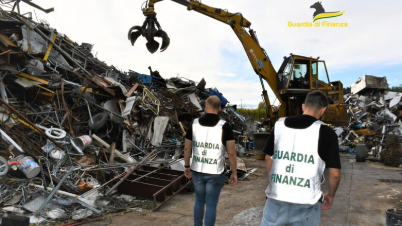 Scoperta a Poggiofiorito un’azienda che tratta illecitamente rifiuti pericolosi - Foto