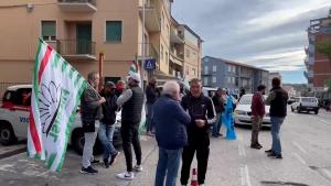 La Asl propone 8 assunzioni sui 15 giardinieri rimasti senza lavoro. I sindacati: "Tutti o nessuno" - Anteprima Youtube