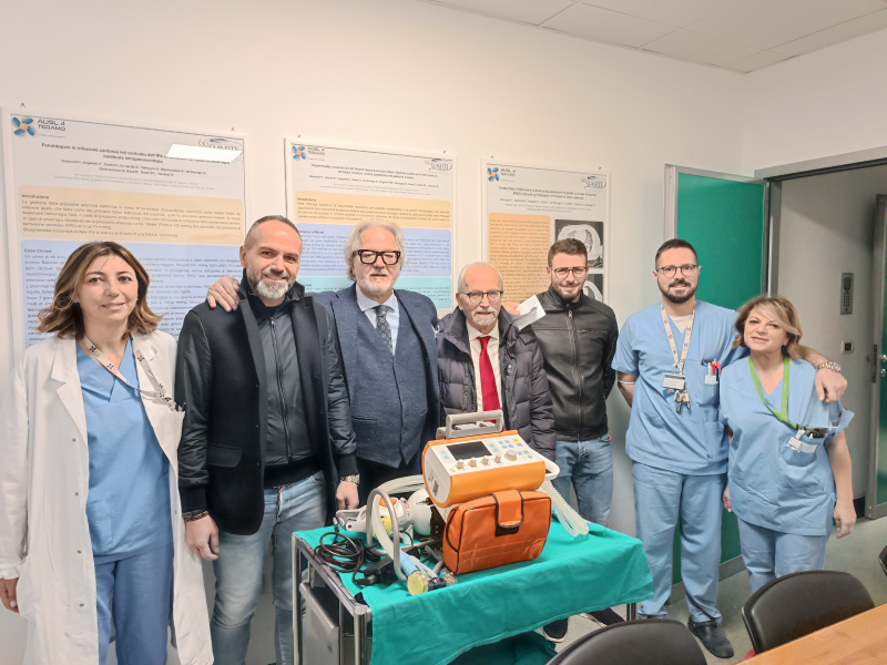 Asl Teramo. Ancos e Confartigianato donano un ventilatore portatile alla Rianimazione - Foto