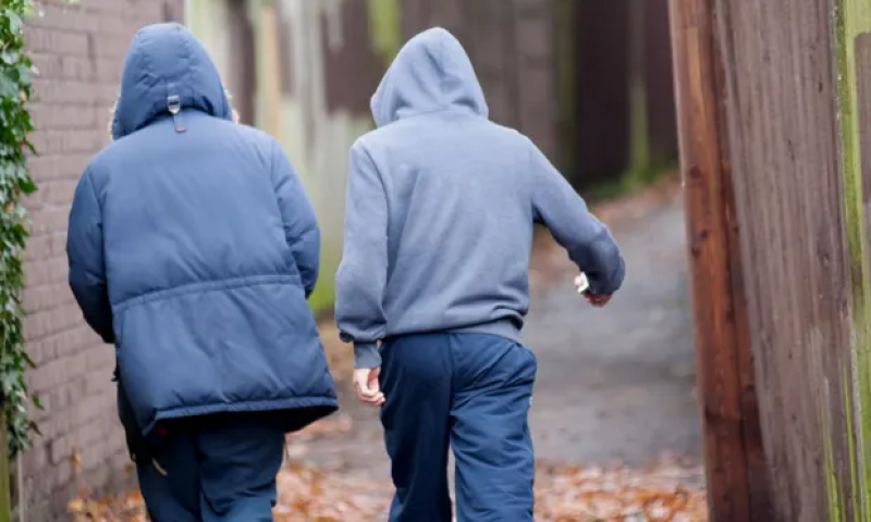 Teramo. Arrestati due adolescenti per rapina aggravata: rubavano denaro ai coetanei - Foto