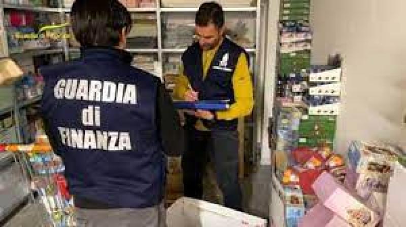 Pescara. Sequestrati dalla Guardia di Finanza oltre 317mila giocattoli non sicuri e prodotti contraffatti - Foto