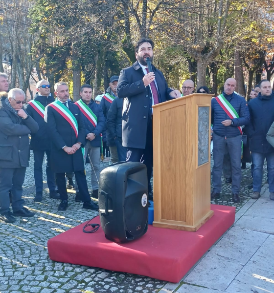 Fina alla manifestazione a difesa dell’ospedale di Tagliacozzo: “Folle declassarlo" - Foto