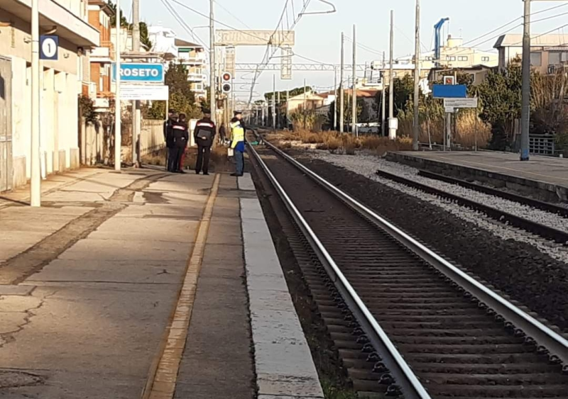 Tragedia a Roseto. Donna investita e uccisa da un Frecciarossa - Foto