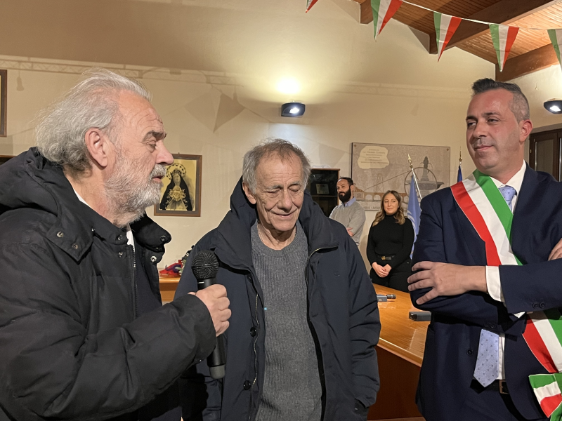 Vecchioni e la cittadinanza onoraria di Notaresco all’insegna dell’amicizia e della lealtà - Foto