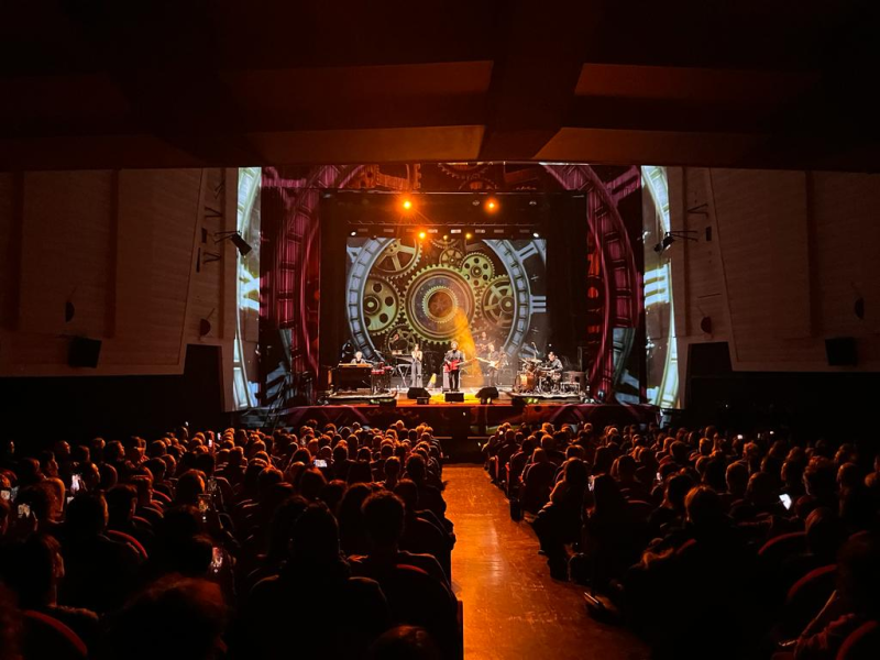 Max Gazzè al teatro comunale di Teramo in uno spettacolo emozionante - Foto