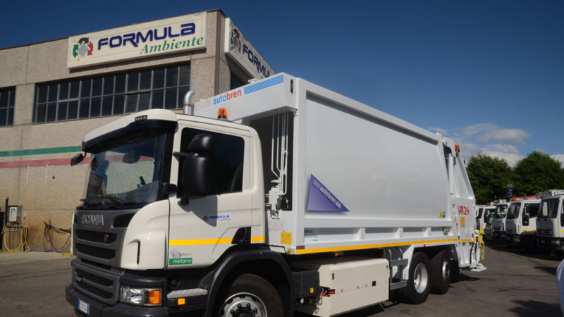 Il camion si sfrena, l'autista tenta di fermarlo: gravissimo incidente nella Formula Ambiente di Chieti - Foto