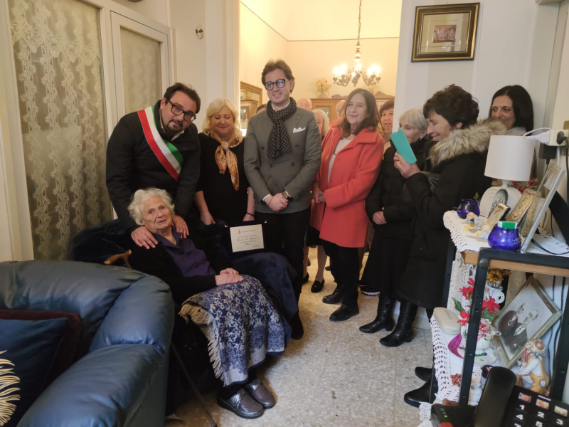 Teramo. Il sindaco festeggia i 100 anni della cittadina Grazia Di Gregorio - Foto